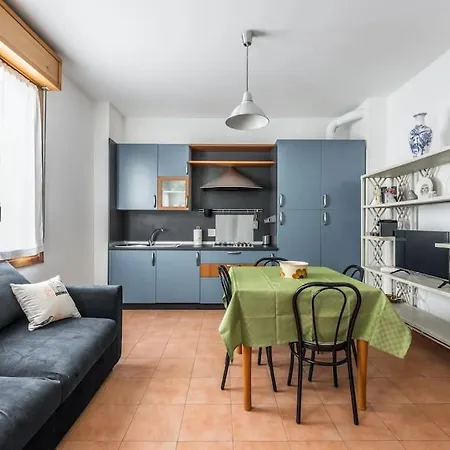 Design Dwelling Near Policlinico شقة