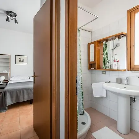 Design Dwelling Near Policlinico 모데나