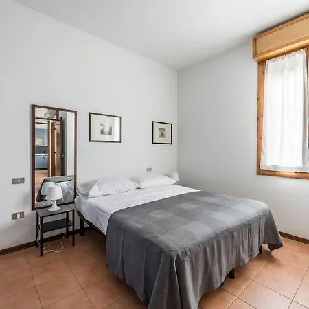 Design Dwelling Near Policlinico Apartment *