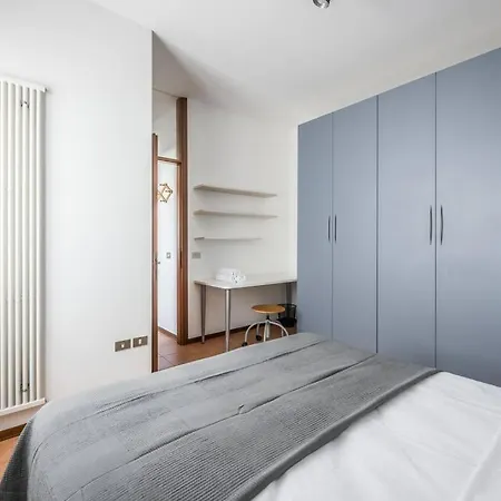 Design Dwelling Near Policlinico 모데나