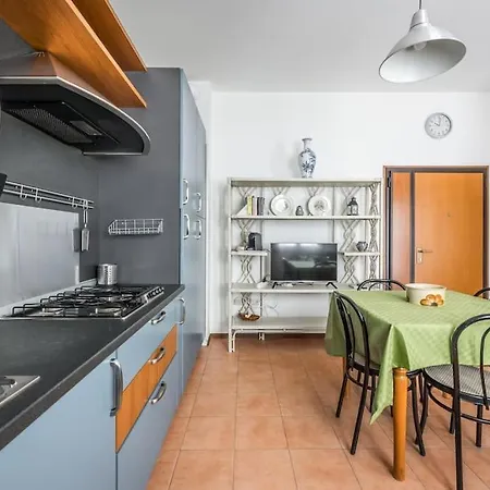 Design Dwelling Near Policlinico 아파트 모데나