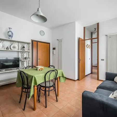 Design Dwelling Near Policlinico *